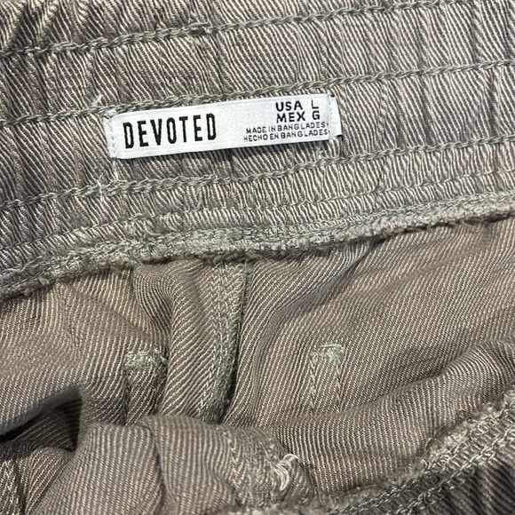 Devoted Neutral Tanish grey  Ankle Cropped Pants Sz L - Picture 4 of 13